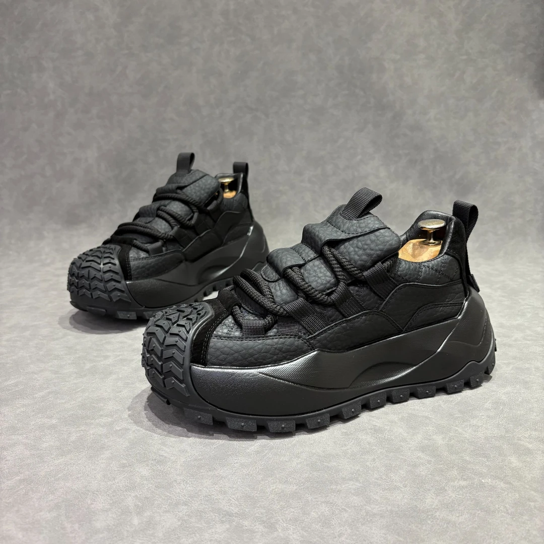 高级感厚底休闲鞋男士冬季新款百搭加绒老爹鞋小众黑色增高板鞋潮