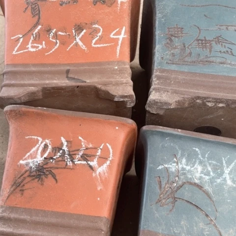 紫砂花盆100-4。