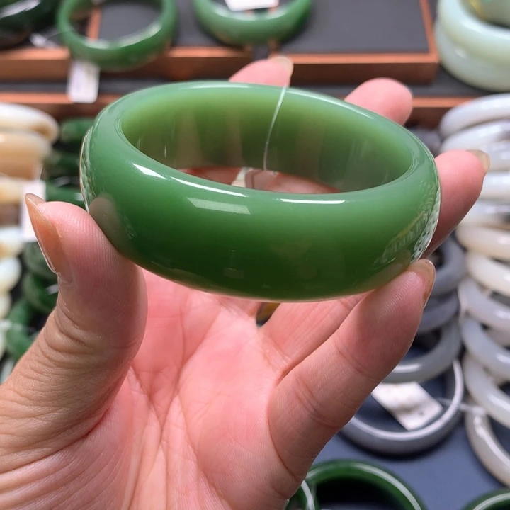 【闪购商品】未镶嵌手镯和田玉（碧玉）