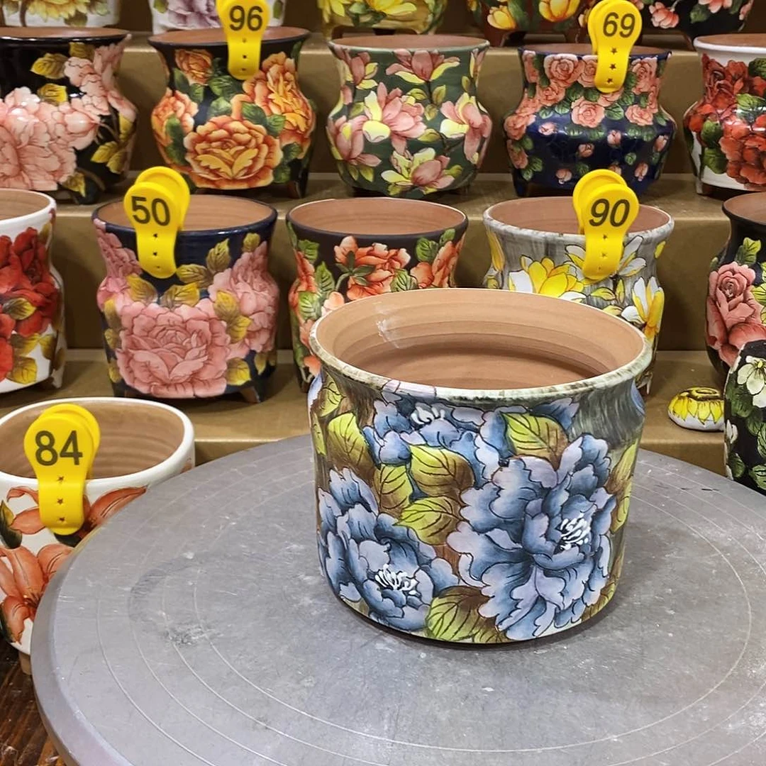 景德镇精品手绘花盆。13/11