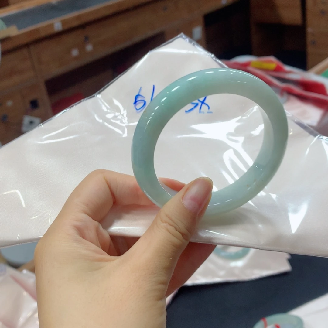 翡翠未镶嵌手镯买断