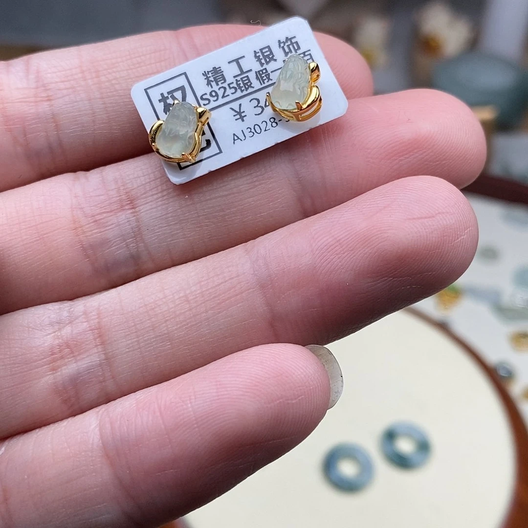 翡翠戒指未镶嵌耳钉猫咪