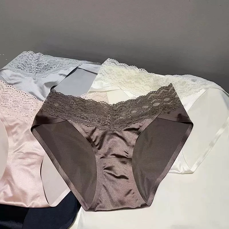 ins~法式V字维多利亚高级缎面性感内裤女蕾丝刺绣包臀三角裤舒适