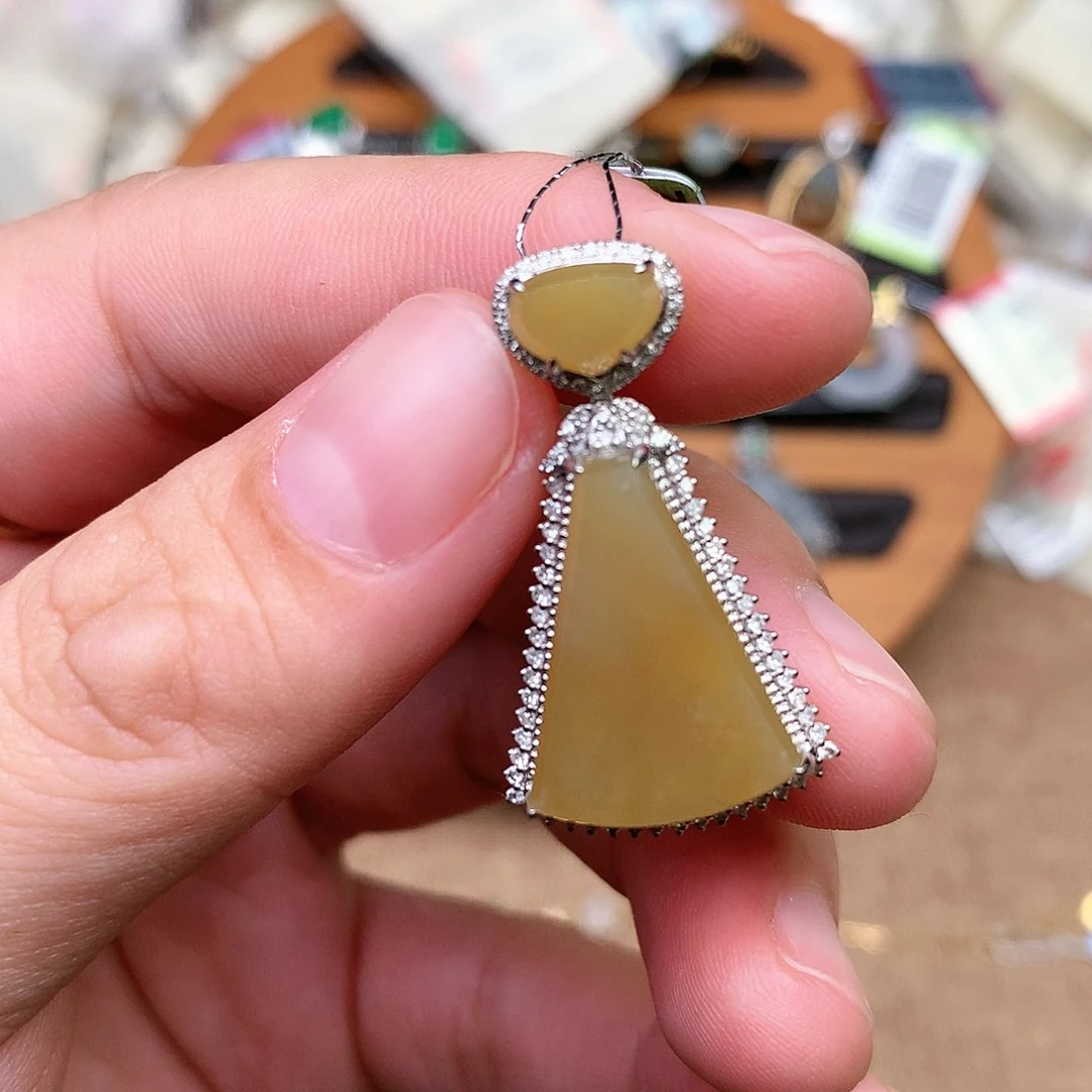 【闪购商品】18K金镶嵌挂件翡翠一