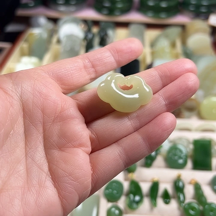 和田玉（糖玉）未镶嵌颈饰