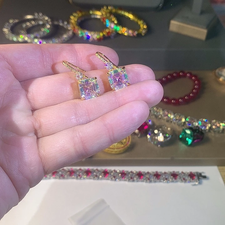 非金属05耳钩。