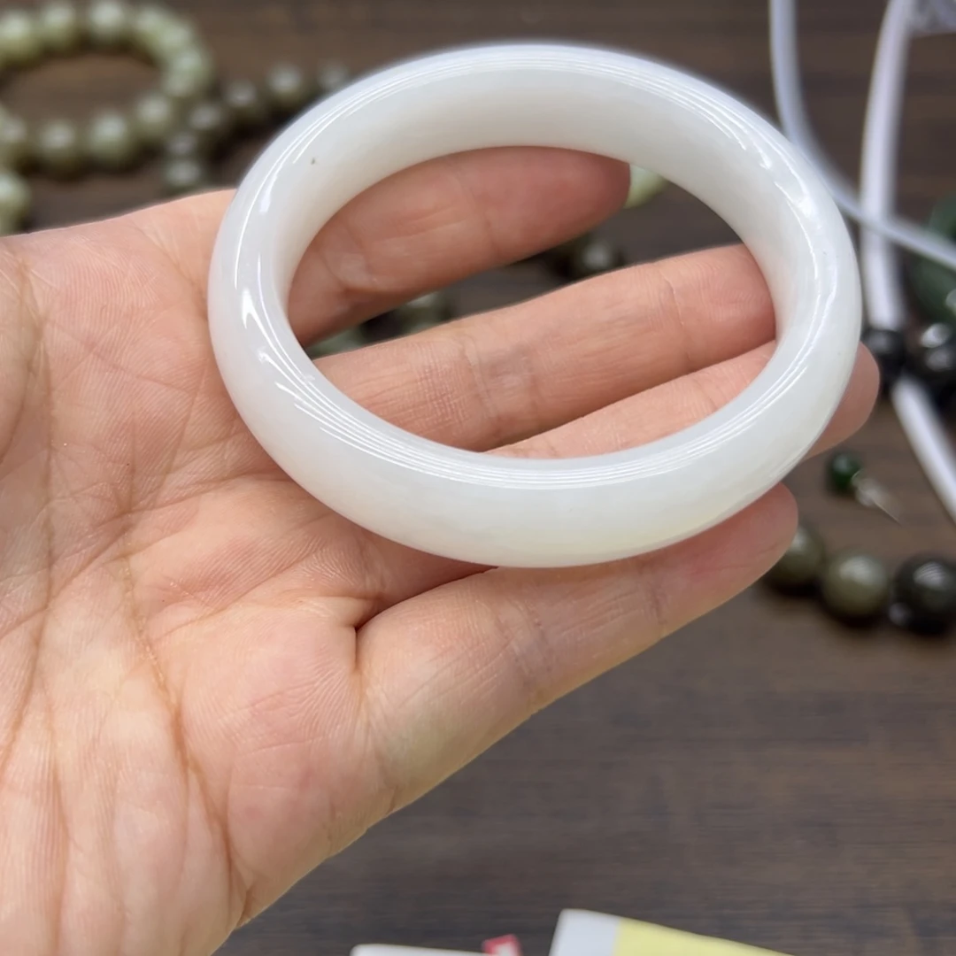 和田玉未镶嵌手镯56.3圈围178微瑕