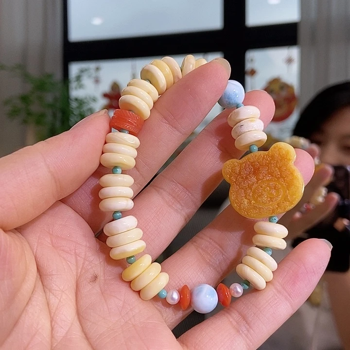 琥珀颈饰未镶嵌蜜蜡