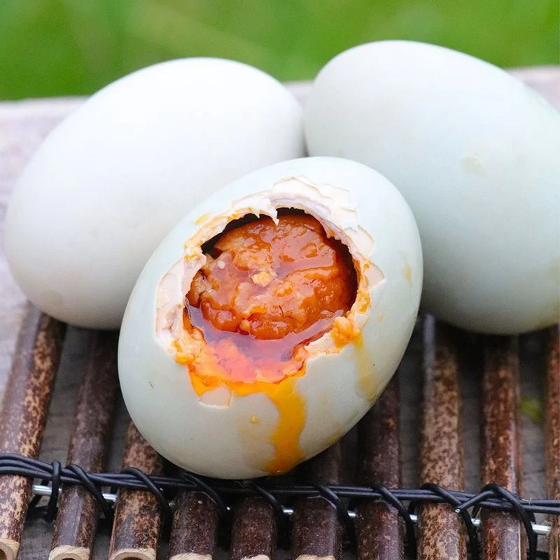 正宗咸鸭蛋流油红心鸭蛋起沙冒油新鲜咸蛋散装真空40g-50g