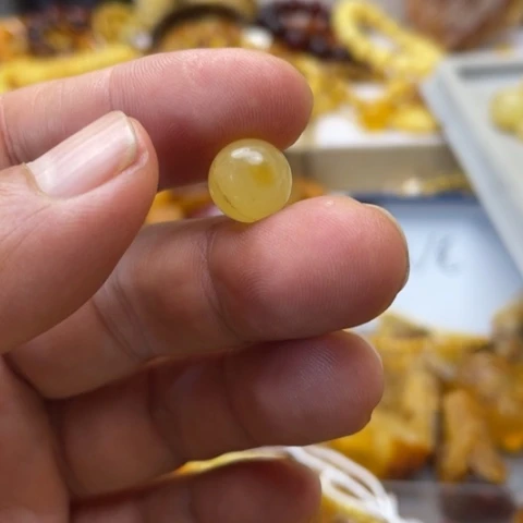 手串蜜蜡未镶嵌吊坠