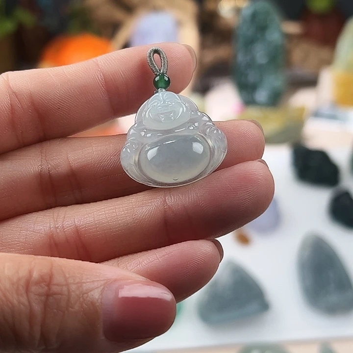 翡翠未镶嵌颈饰佛公