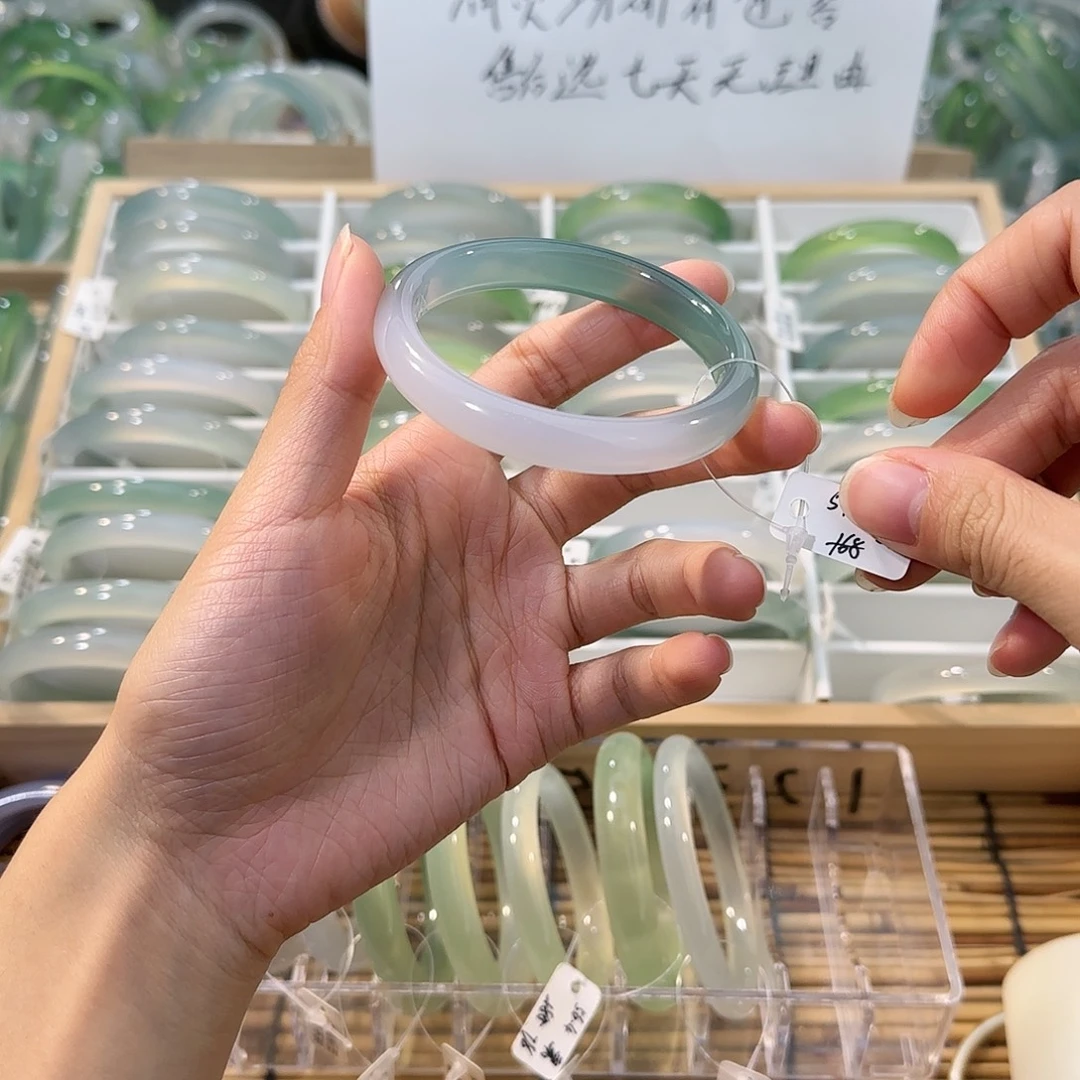 玛瑙/玉髓未镶嵌手镯圈口57.4