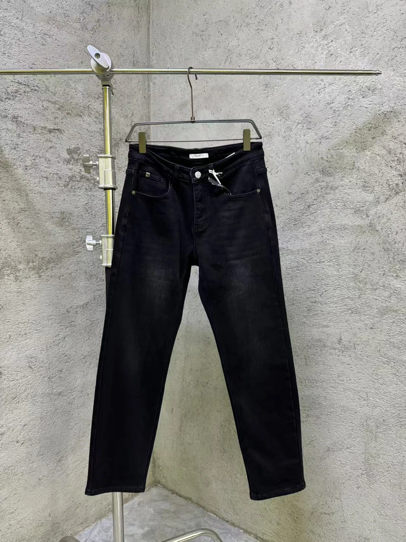 9095冬季男款加厚加绒水洗潮流时尚小直筒牛仔裤