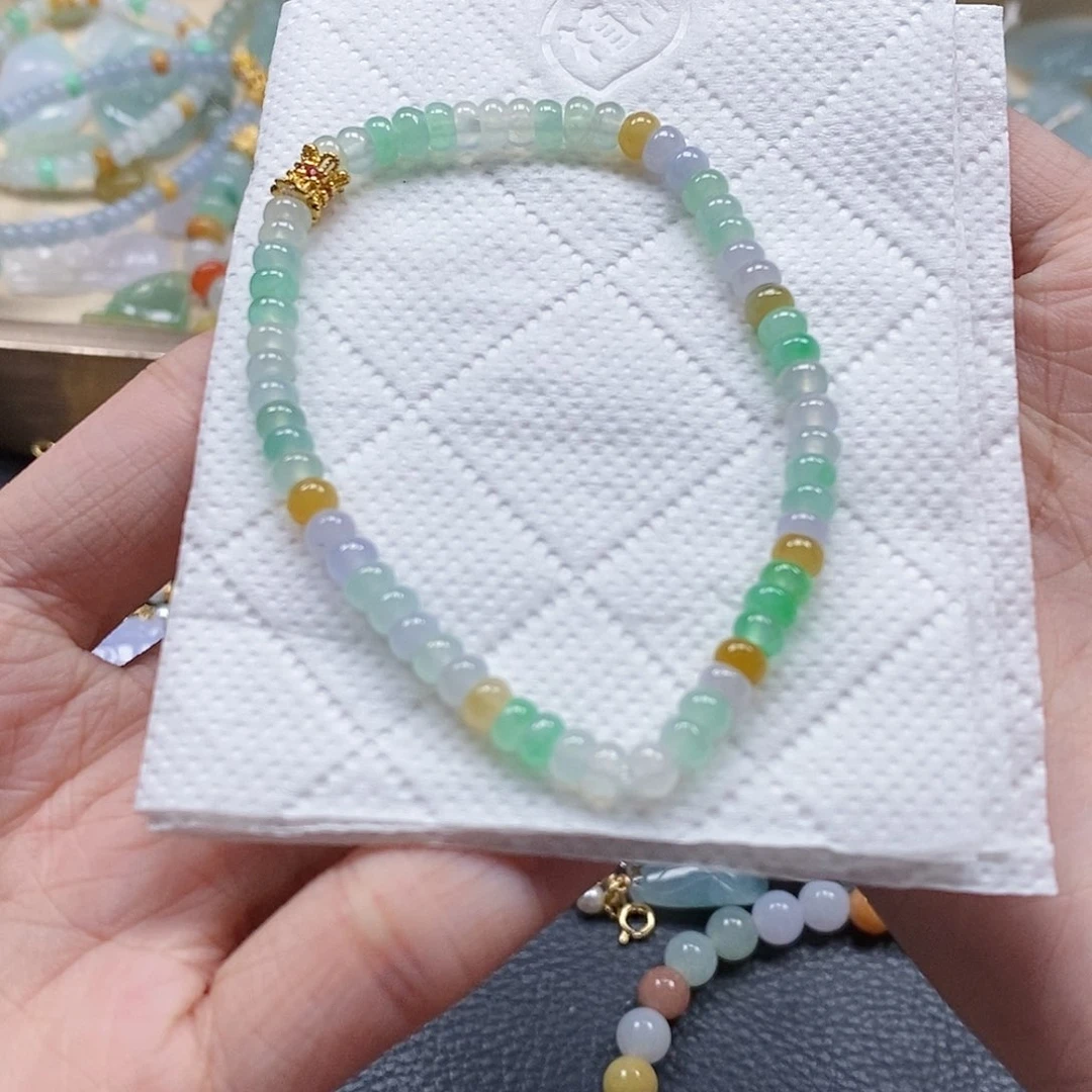 翡翠颈饰未镶嵌闪