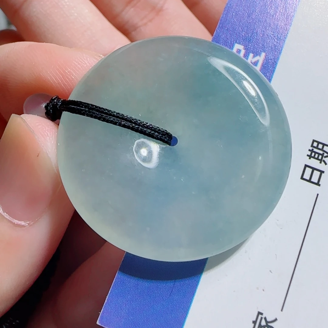 翡翠未镶嵌颈饰平安扣