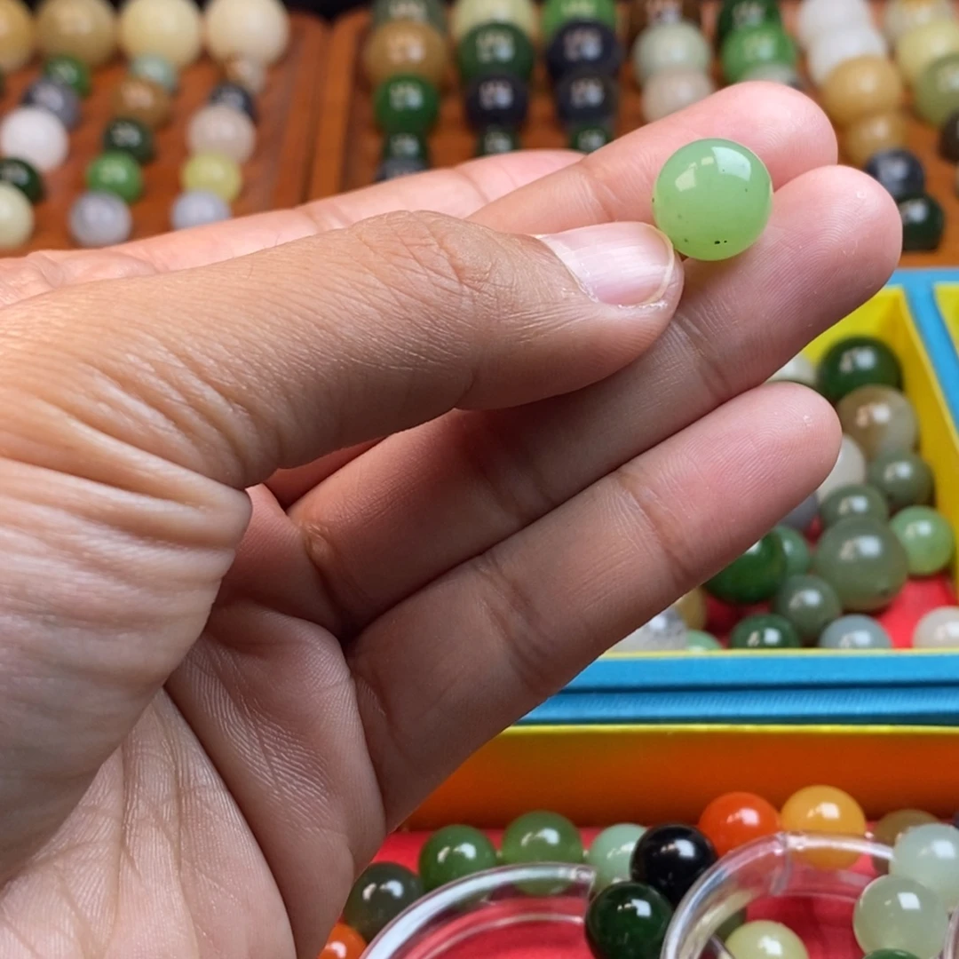 和田玉未镶嵌珠宝奇石卡12苹果绿y