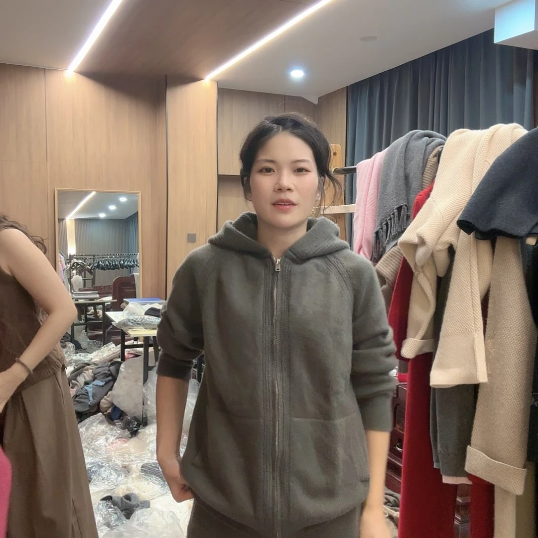 山羊绒帽衫厚款500克仅此两件