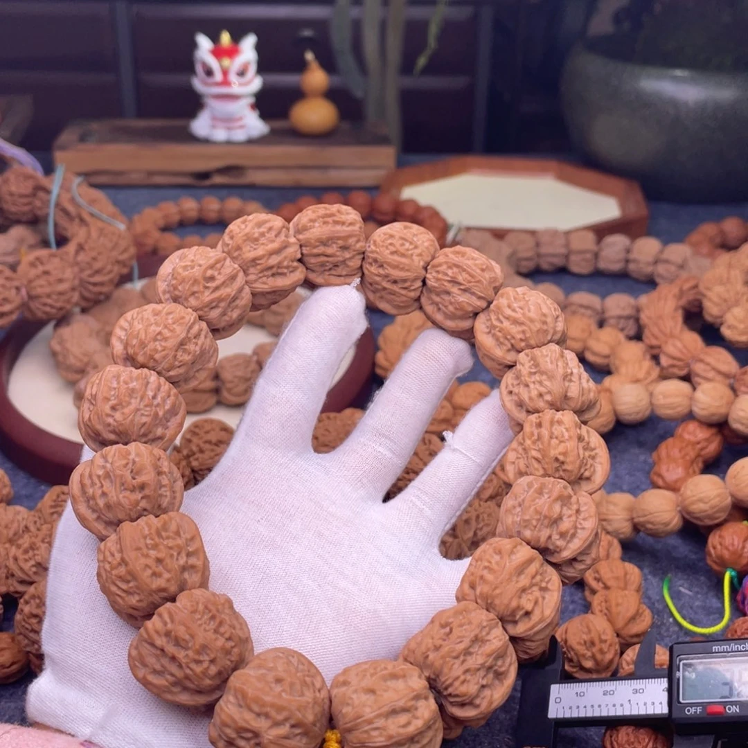 珂***文玩核桃手串核桃