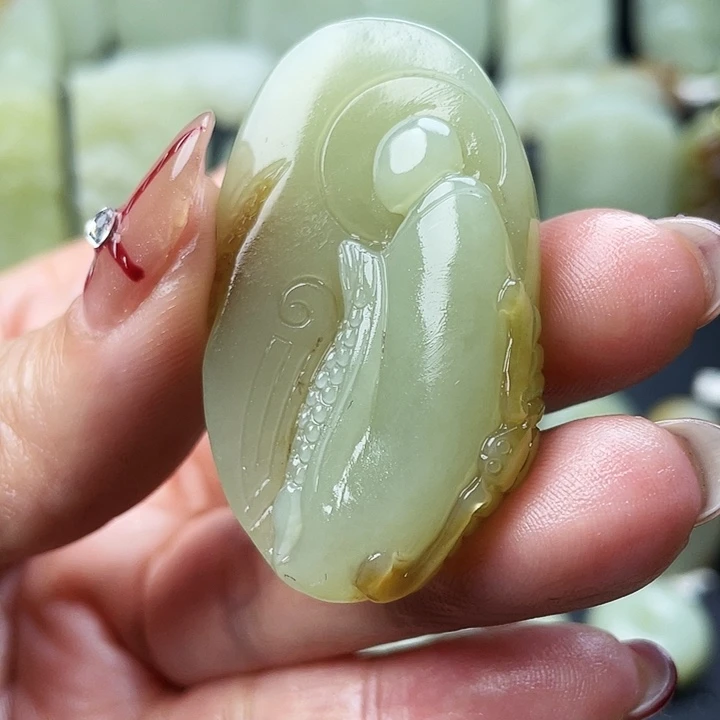和田玉（糖玉）未镶嵌颈饰