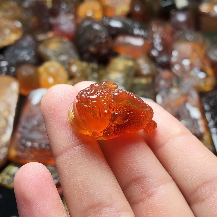 琥珀未镶嵌裸石73