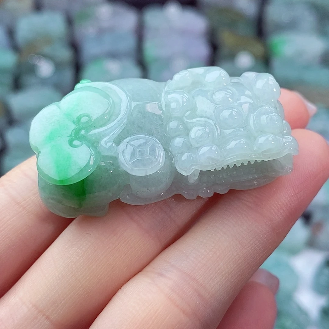 颈饰未镶嵌翡翠天然