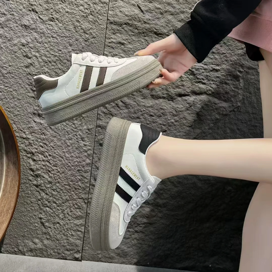 9811女士真皮德训鞋厚底板鞋2025春季新款百搭低帮平底休闲小白鞋