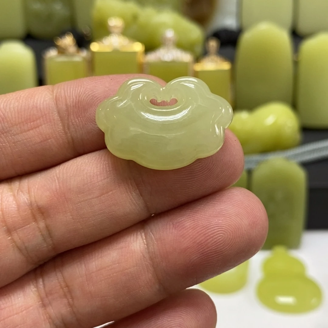 吊坠(不含链)未镶嵌和田玉（黄玉）