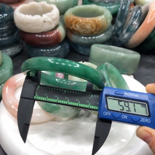 未镶嵌石英质玉珠宝半成品37