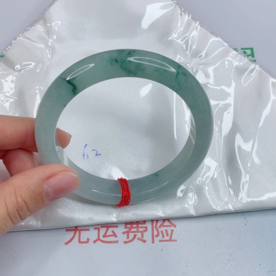 思***翡翠未镶嵌手镯翡翠未镶嵌手镯