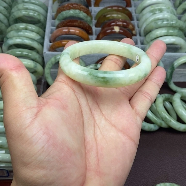 蛇纹石玉手镯未镶嵌初**忘