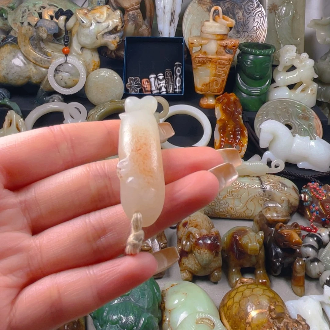 和田玉挂件未镶嵌白****5