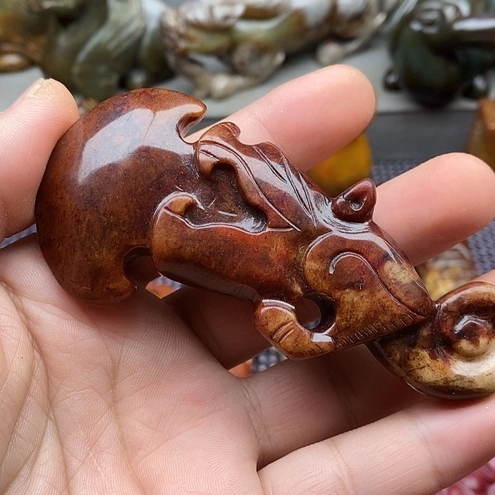 未镶嵌蛇纹石玉颈饰