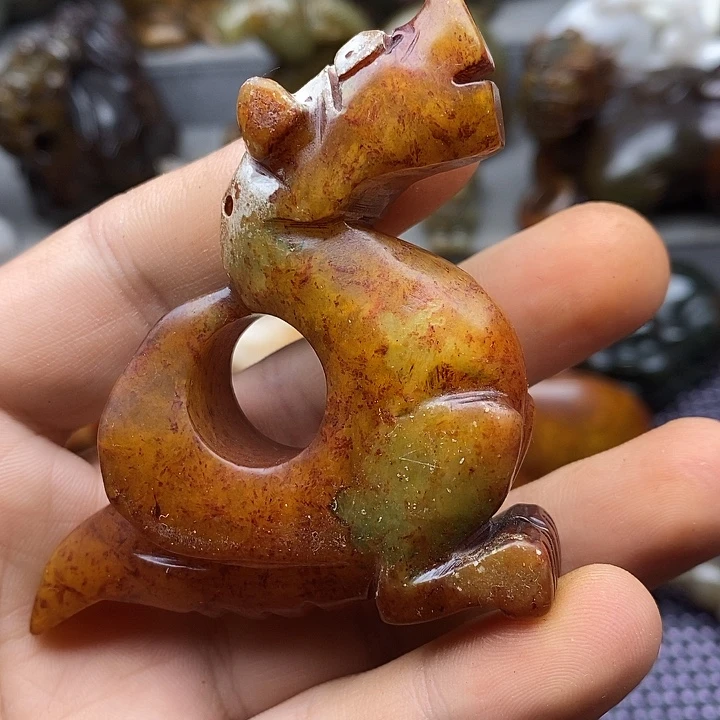 未镶嵌蛇纹石玉颈饰