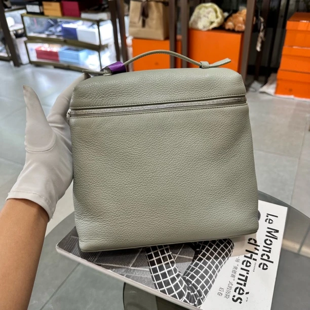 99新 Loro Piana/诺悠翩雅 loro piana桉树绿双肩包 US59294