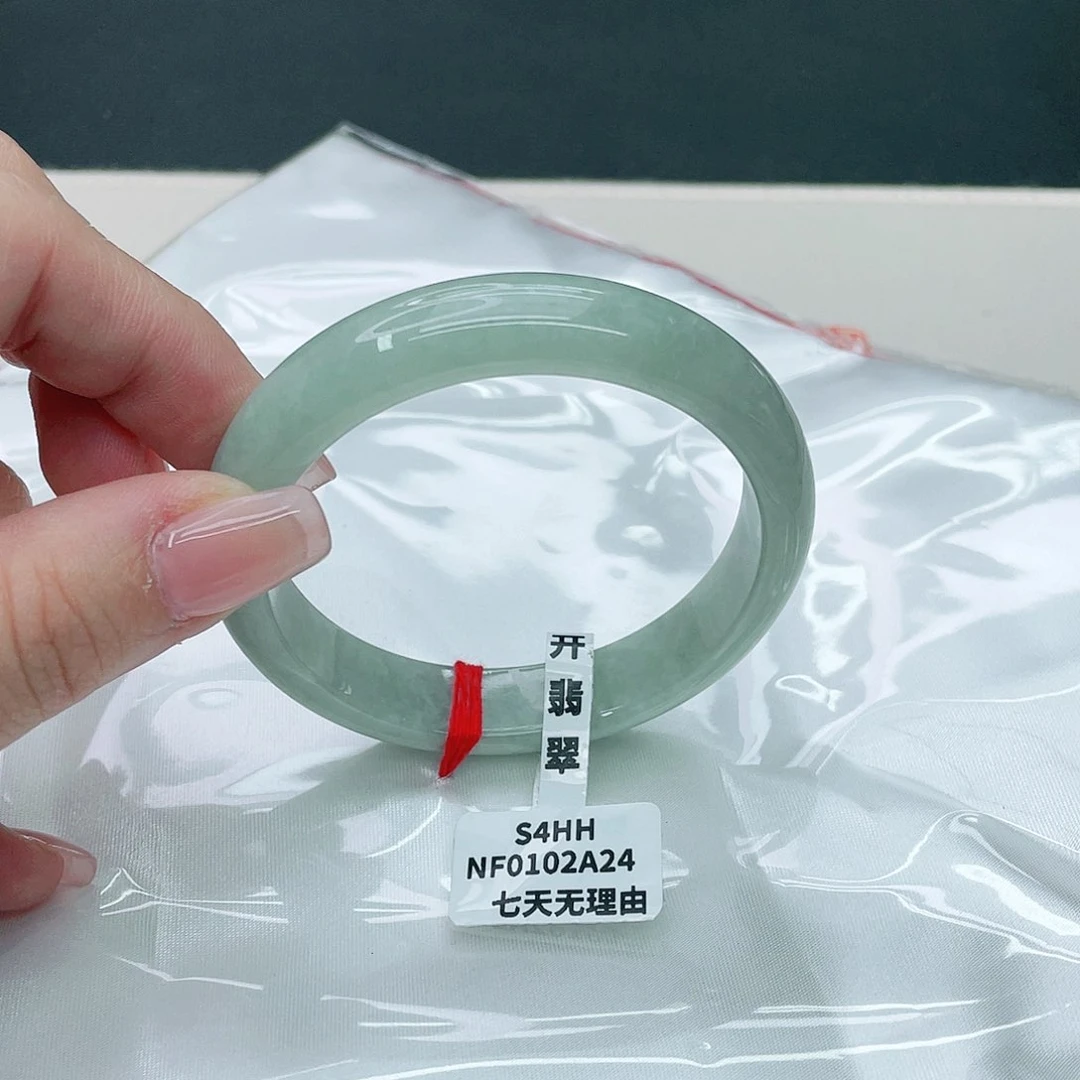 翡翠手镯未镶嵌正55,5