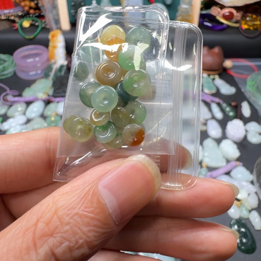 王***作翡翠未镶嵌颈饰天然缅甸A货翡翠小平安扣