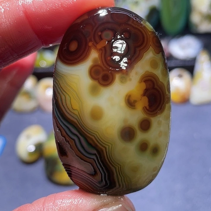 玛瑙/玉髓未镶嵌珠宝奇石