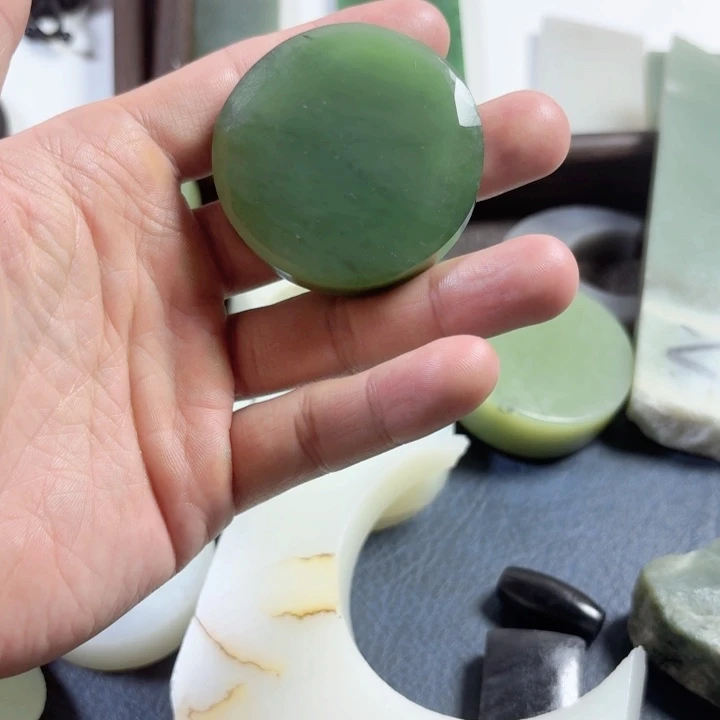 和田玉（糖玉）未镶嵌挂件