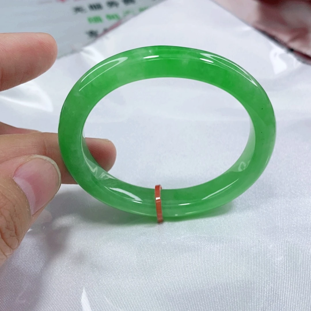 翡翠手镯未镶嵌50.5圈口贵妃