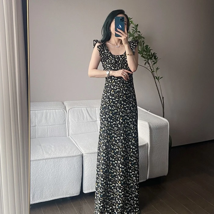 B0810 晴天小雏菊连衣裙显瘦高腰夏季复古法式修身高级