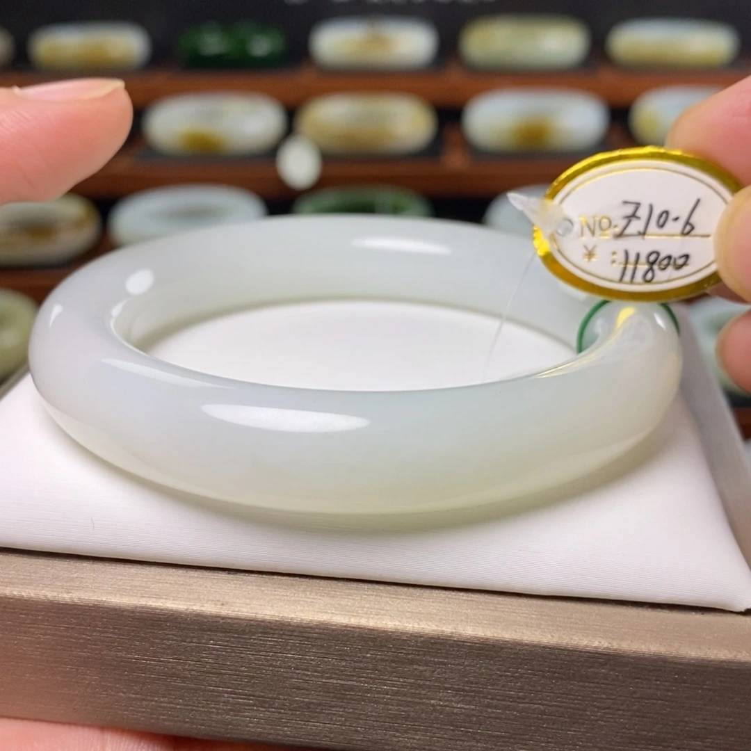 和田玉（白玉）未镶嵌手镯