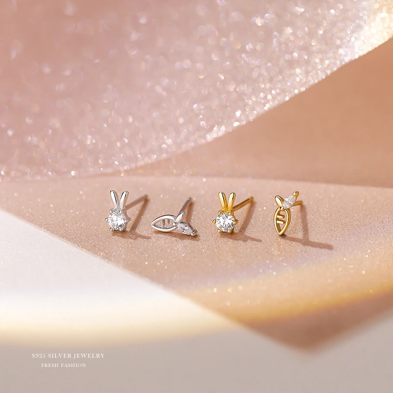 925银耳饰 925纯银镶钻耳钉女生可爱小兔子不对称胡萝卜耳钉