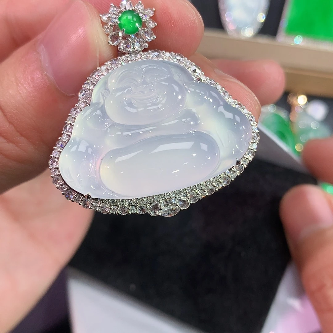 翡翠吊坠(赠链)18K金镶嵌