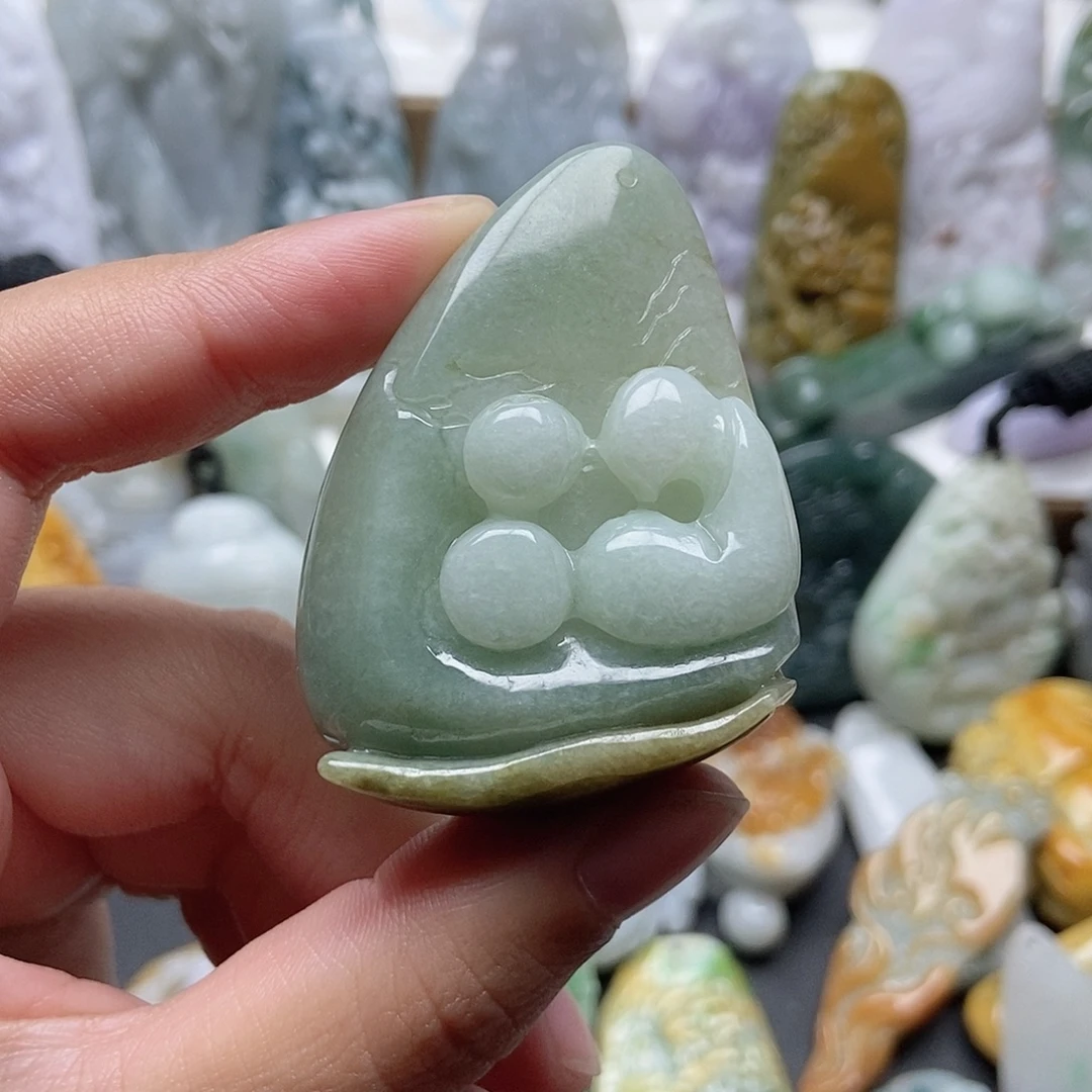 翡翠未镶嵌颈饰翡翠