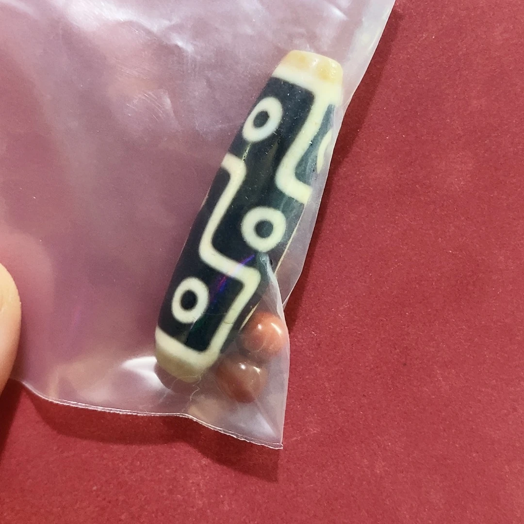 有***玛瑙/玉髓合金颈饰行运九眼