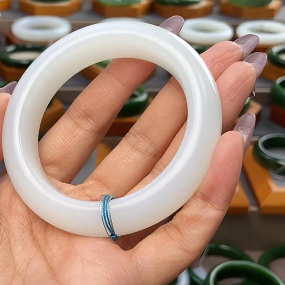 【君君推荐】藏品级山流水羊脂玉手镯YJ