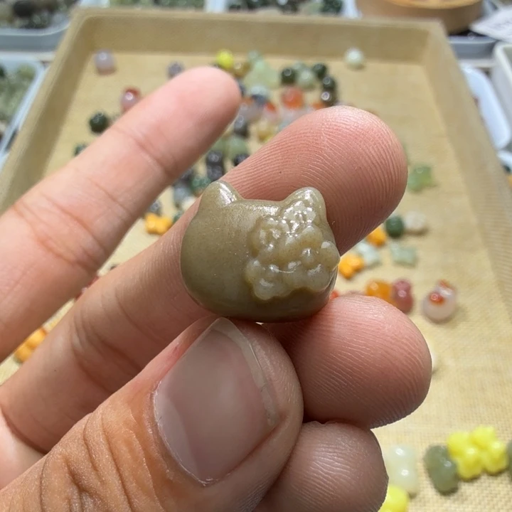 和田玉未镶嵌珠宝奇石