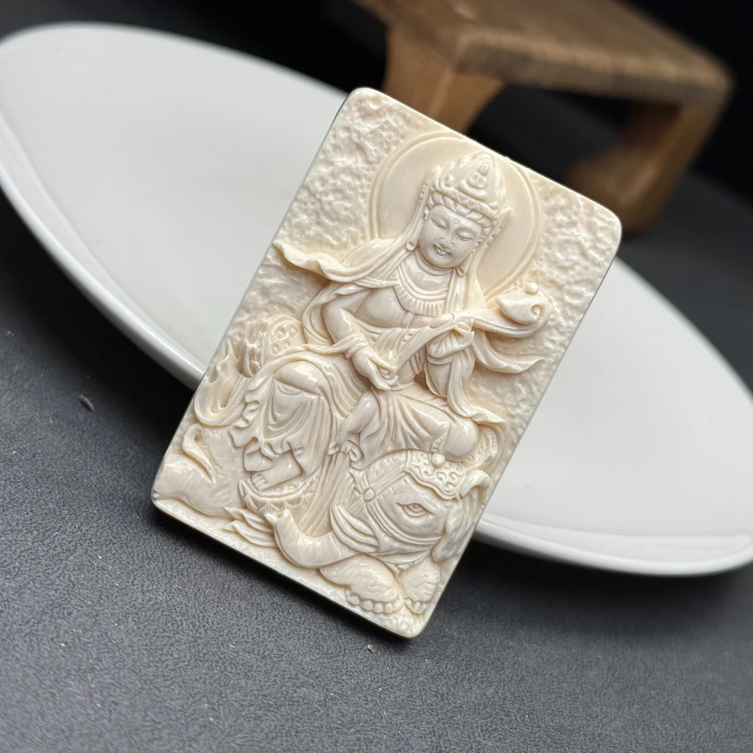 K9794天然猛犸牙雕刻普贤吊坠41x61x13mm【京派大师-青松】