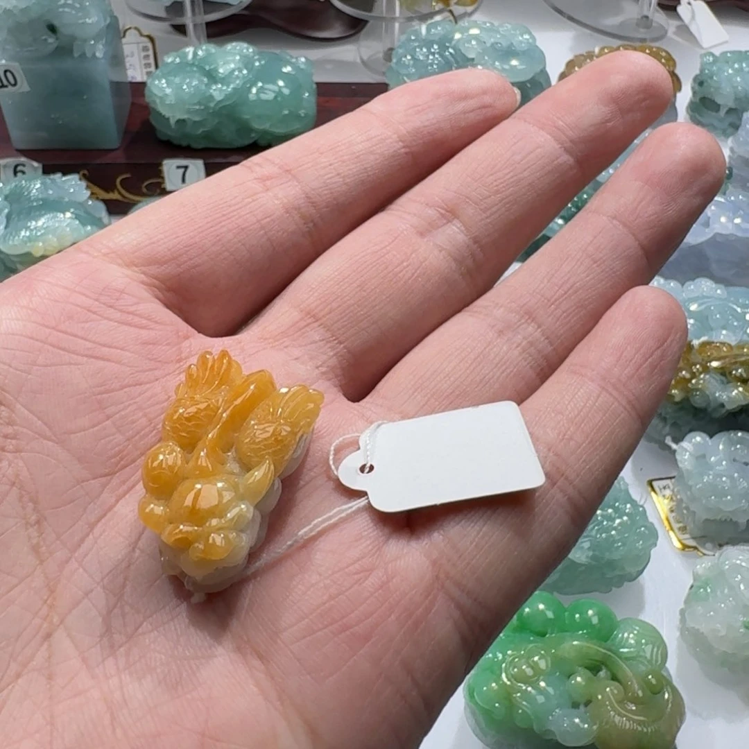 定制翡翠未镶嵌盘****店貔貅