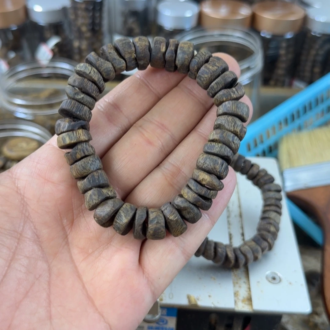 沉香沉香碎屑烟****品沉水级奇楠透顶绿随型单圈26.8克